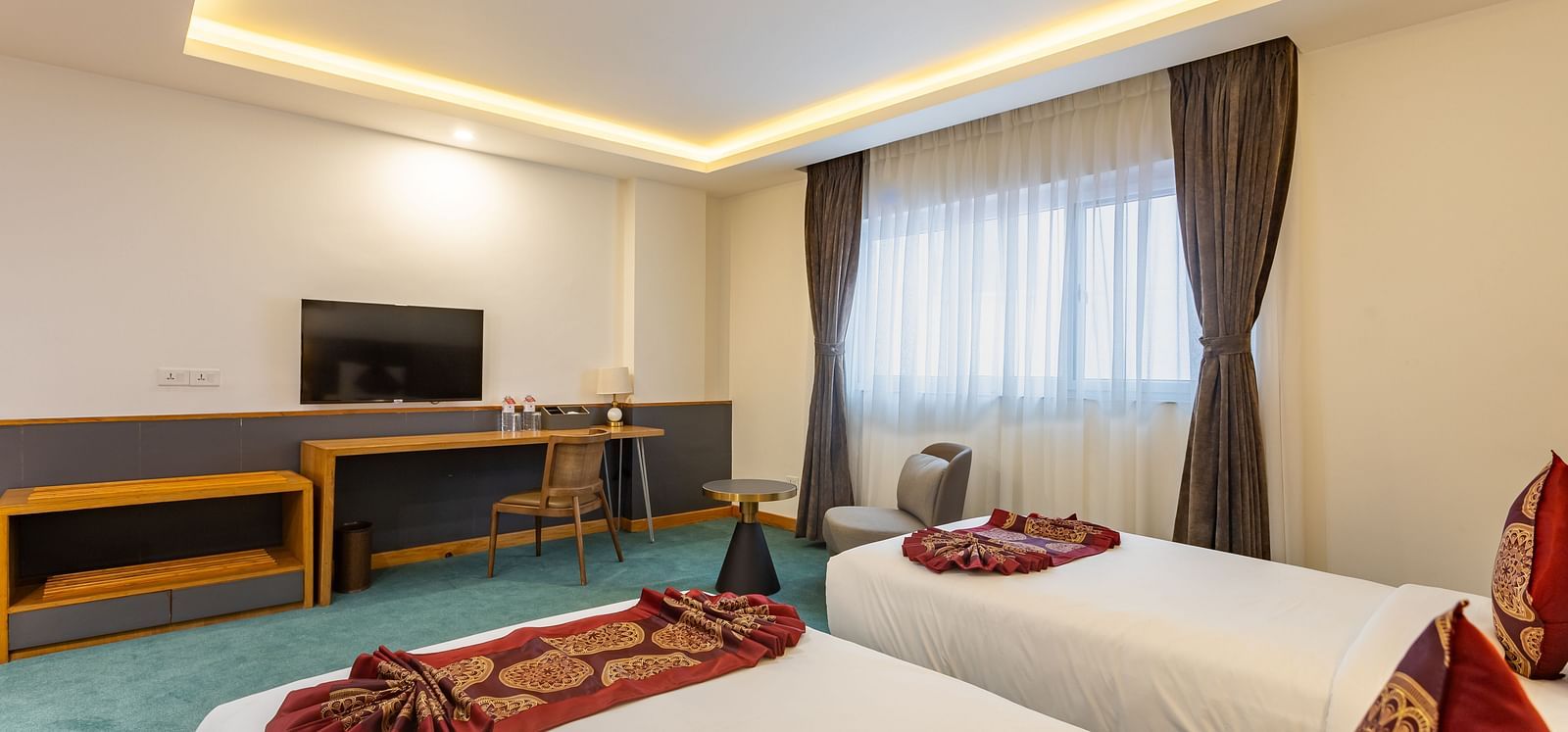 Superior Twin Room Image Number 4