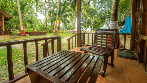 patio furniture in Lagoon Suite 10