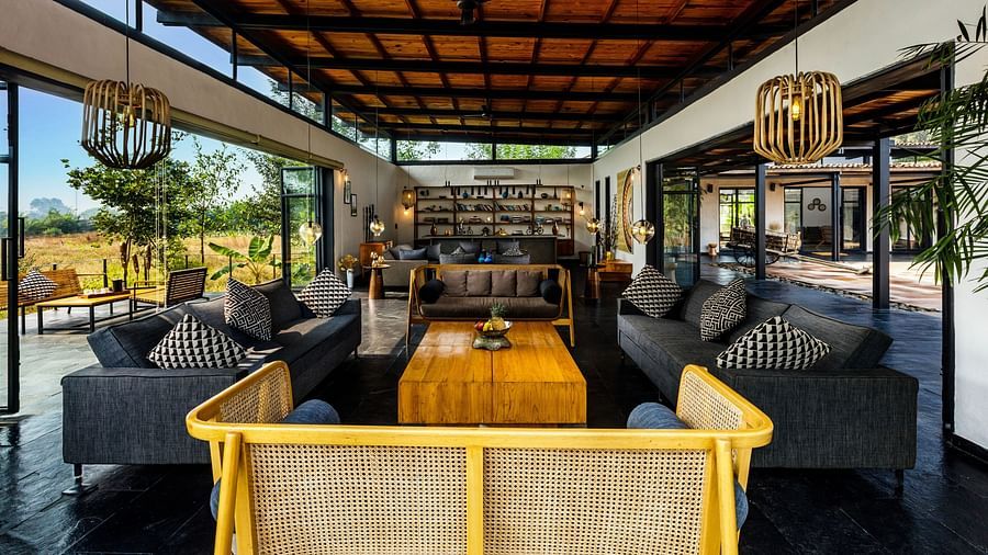 Bori Safari Lodge Hoshangabad Library