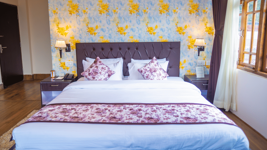 Dream Villa Retreat, Pelling - The double bed in the Premium Rooms at our hotel