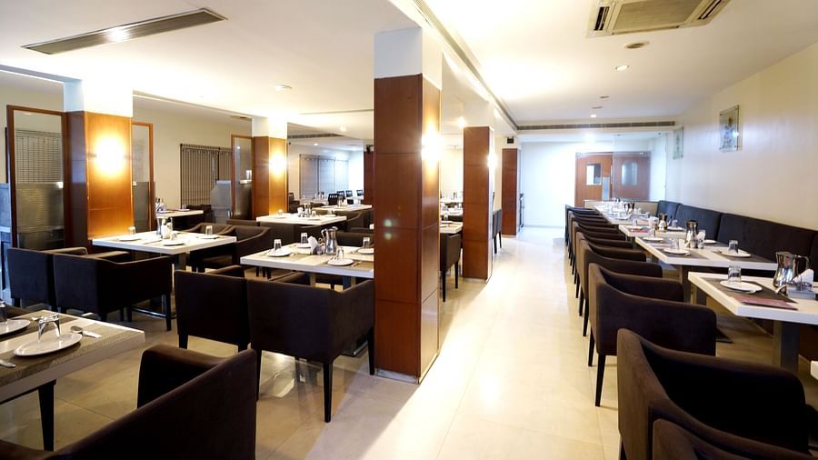 Dharani Non Veg Restaurant at Hotel Geetha Regency in Guntur 3