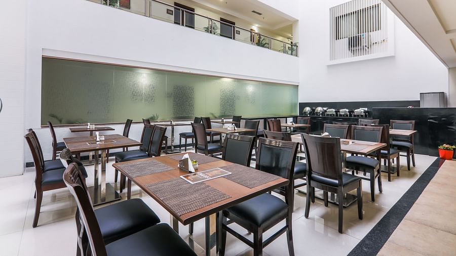 Dining of magnus star