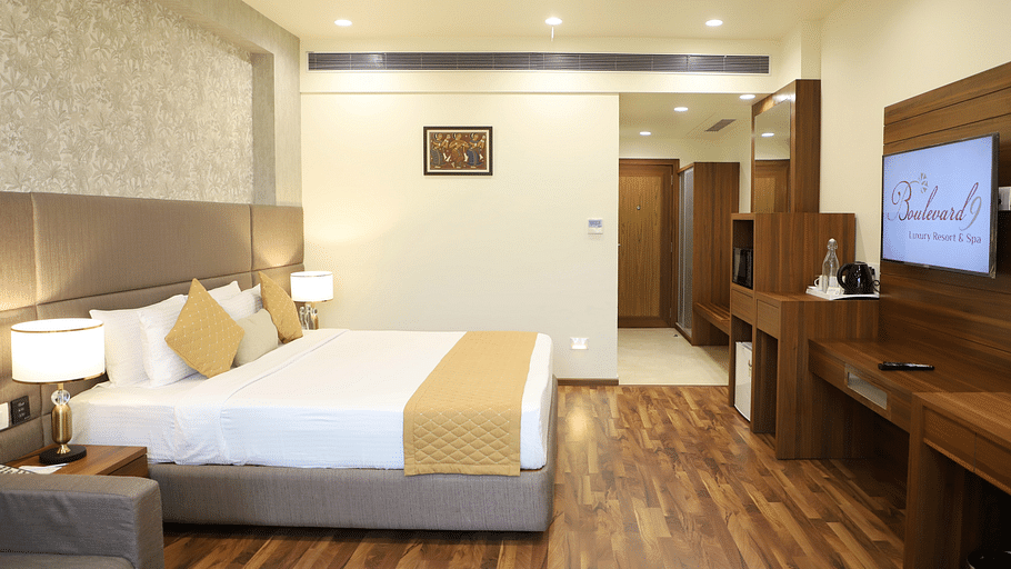 JUNIOR SUITE 2
