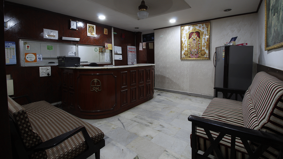 Hotel Maya Deluxe, MG Road, Secunderabad Secunderabad Reception Hotel Maya Deluxe MG Road Secunderabad 4