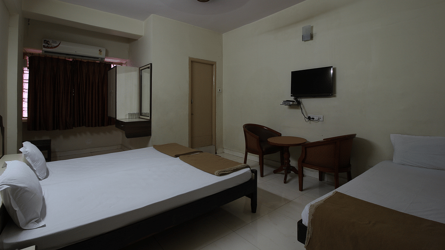 Hotel Maya Deluxe, MG Road, Secunderabad Secunderabad Super Deluxe Room Hotel Maya Deluxe MG Road Secunderabad 3