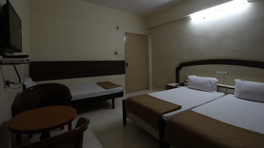 Hotel Maya Deluxe, MG Road, Secunderabad Secunderabad Super Deluxe Room Hotel Maya Deluxe MG Road Secunderabad 4