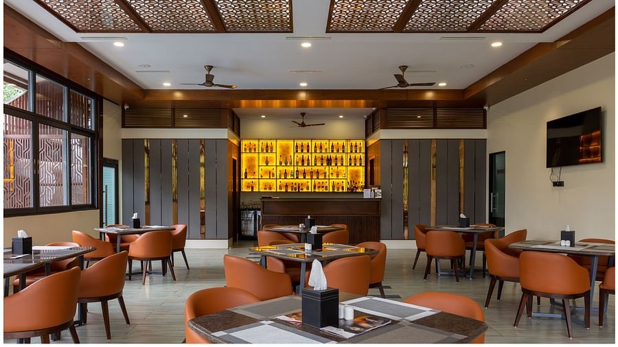 The Silver Peg Bar and Restaurant at The Silver Sky Hotels and Resorts, Chikkamangaluru 5