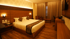 EXECUTIVE 1 - V Five Hotel