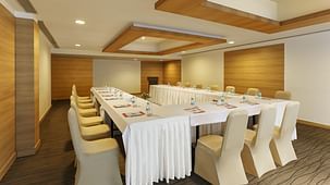 Hall at Hometel Roorkee 4
