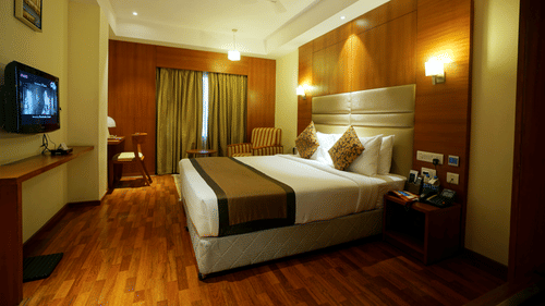 GOLDEN SUITE at Hotel Daspalla Vishakhapatnam 2