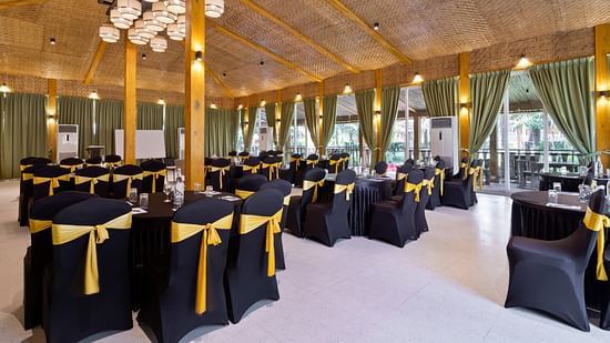 Banquet hall with serene interior decoration at Aralea Beach Resort by Stone Wood, Morjim