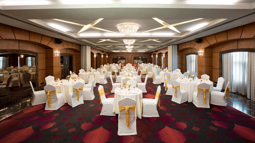 Seating arrangement at Magnum Banquet hall at Hablis Hotel, Chennai - Perfect for corporate team outing in Chennai.