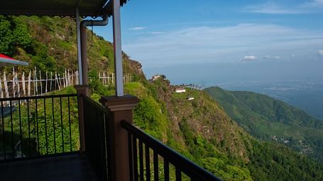 An image of a balcony over viewing the Himalayan mountains - Avianna Windy House Wellness Retreat & Spa
