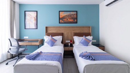Deluxe Room Twin