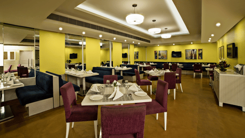 Dining at Sarovar Portico Naraina 4