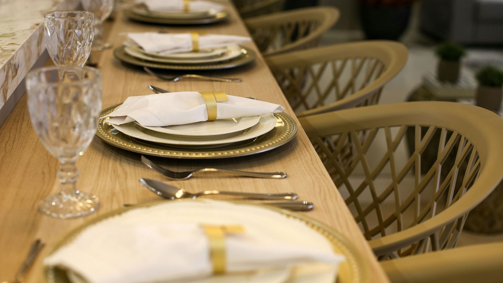 seating arrangement of the banquet hall