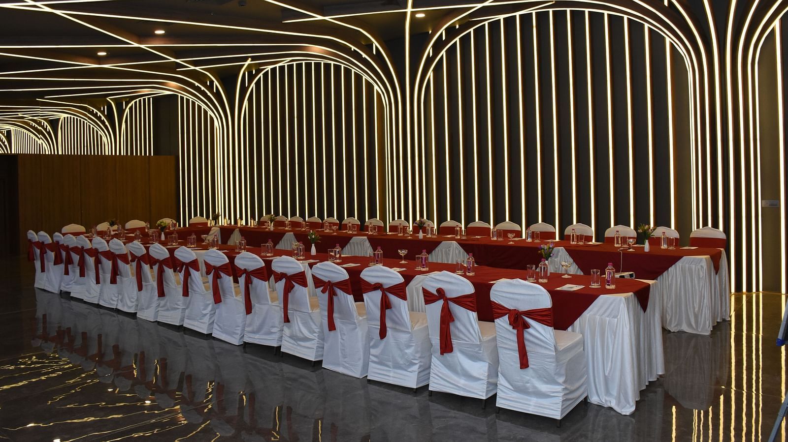 banquet hall at the comfort inn sapphire, jaipur