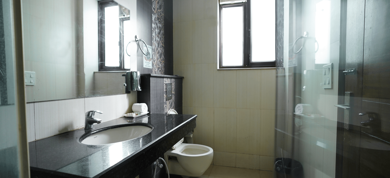 room near iffco chowk gurgaon