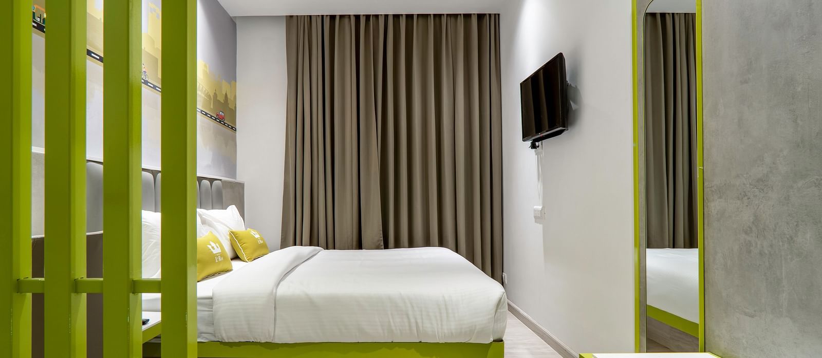 interiors of the bedroom 2 - leroi paharganj
