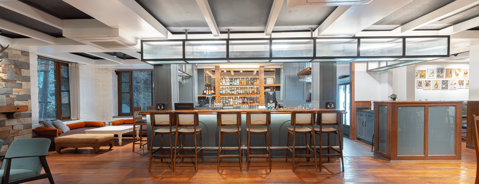 Dining | Johnson Bar & Restaurant in Manali | Johnson Lodge & Spa