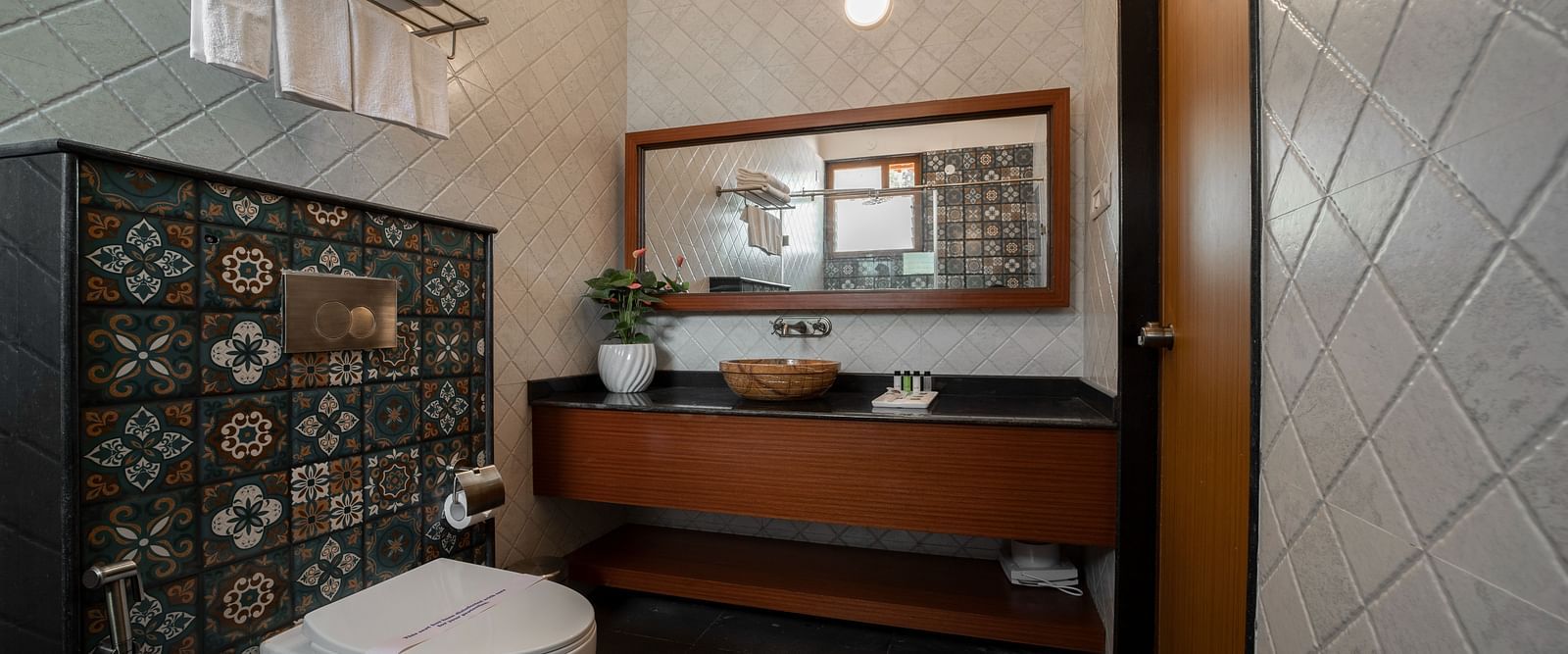 bathroom - Tapovana, Sakleshpura