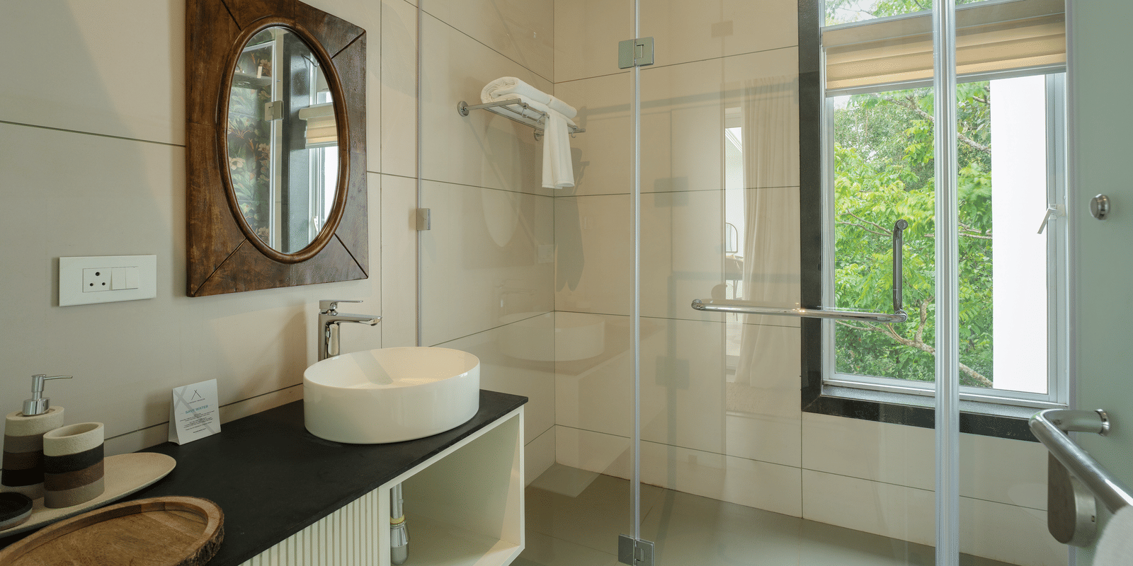 madera-Master bathroom