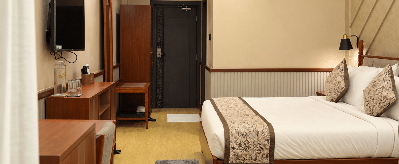 ROOM 23