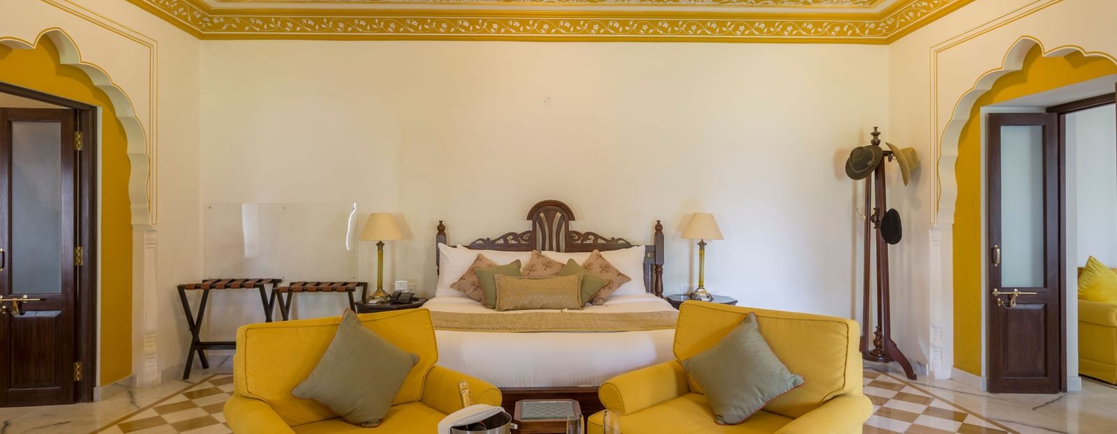 R - Premium Suite