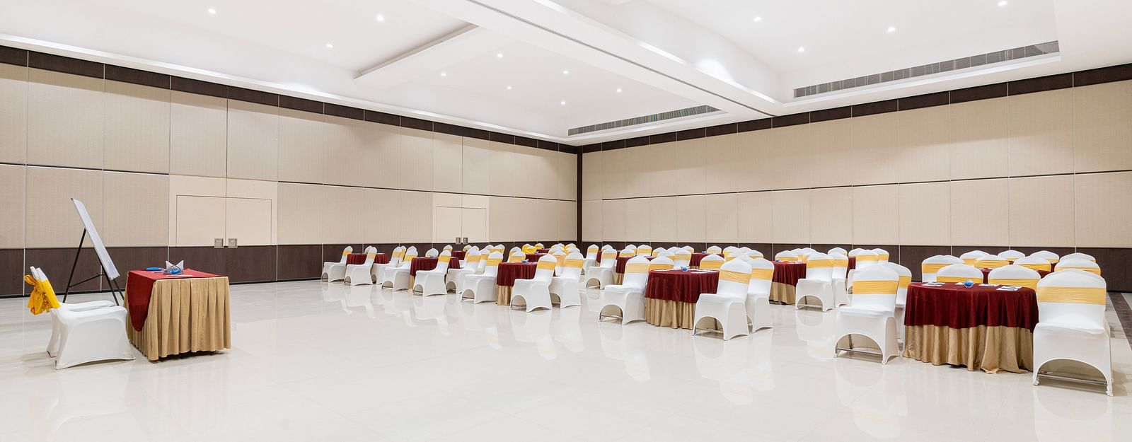 TULIP HALL CLUSTER SEATING