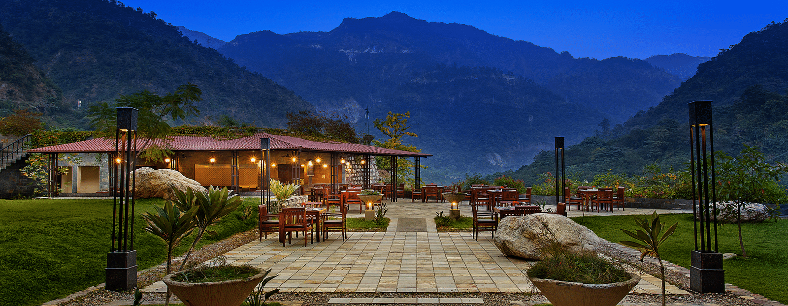 entrance of Patio leading to the outdoor restaurant - Aloha On The Ganges, Rishikesh
