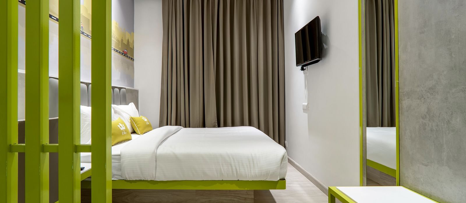 interiors of the bedroom 2 - leroi paharganj