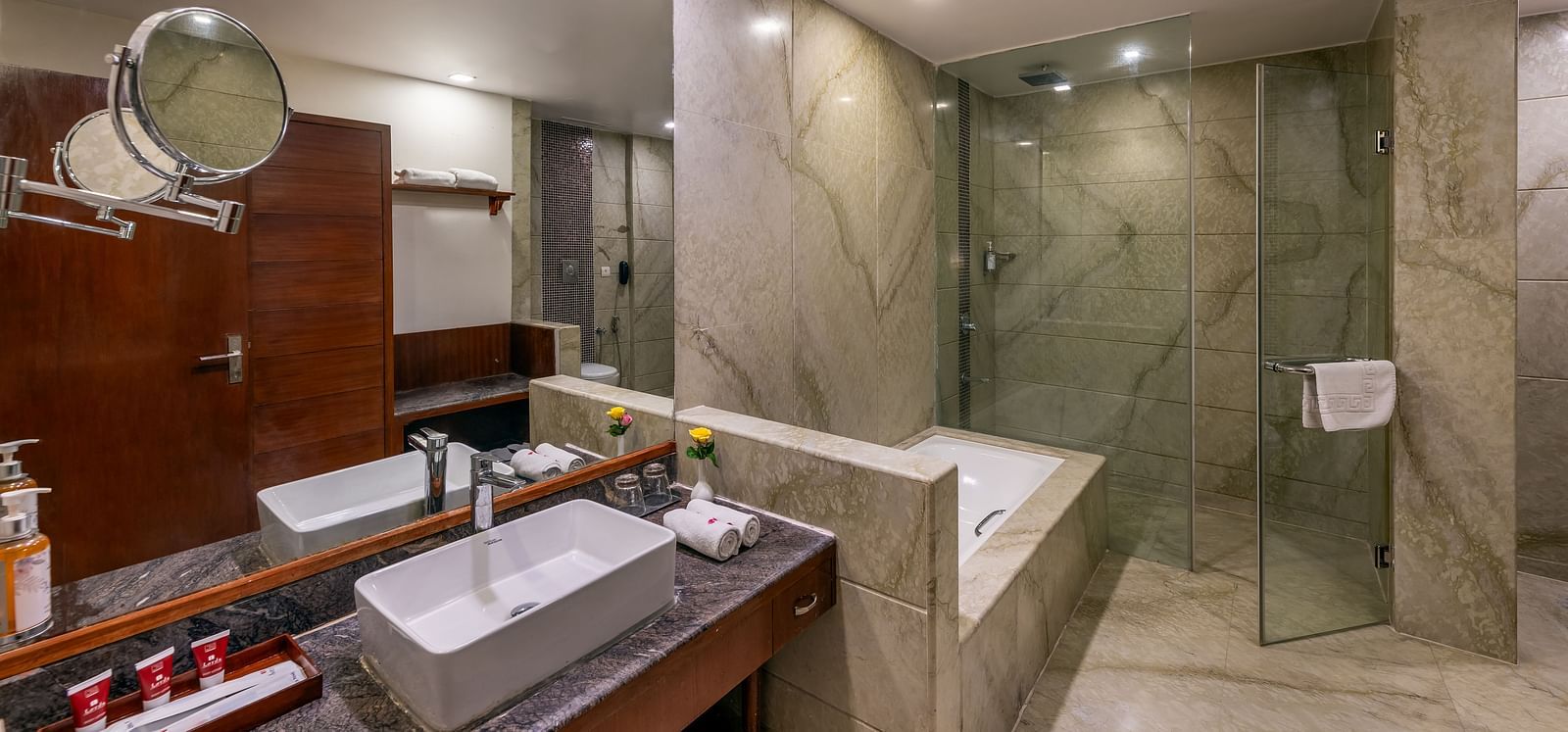 Emerald Suite Washroom