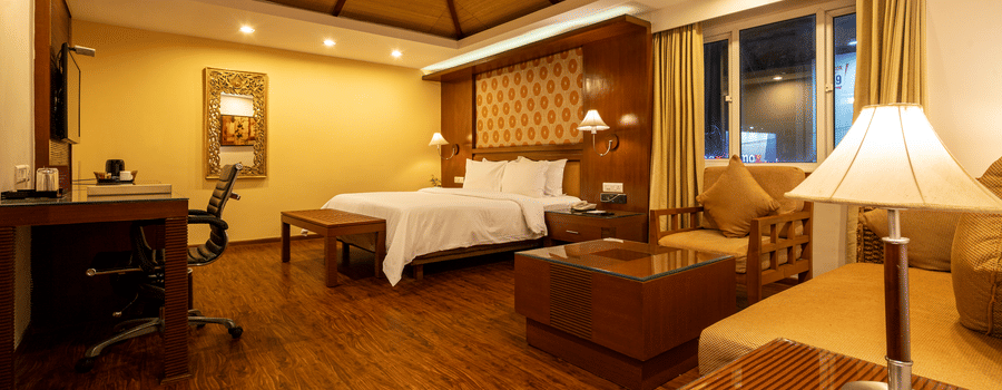 ROYAL SUITE 201 Bed room view