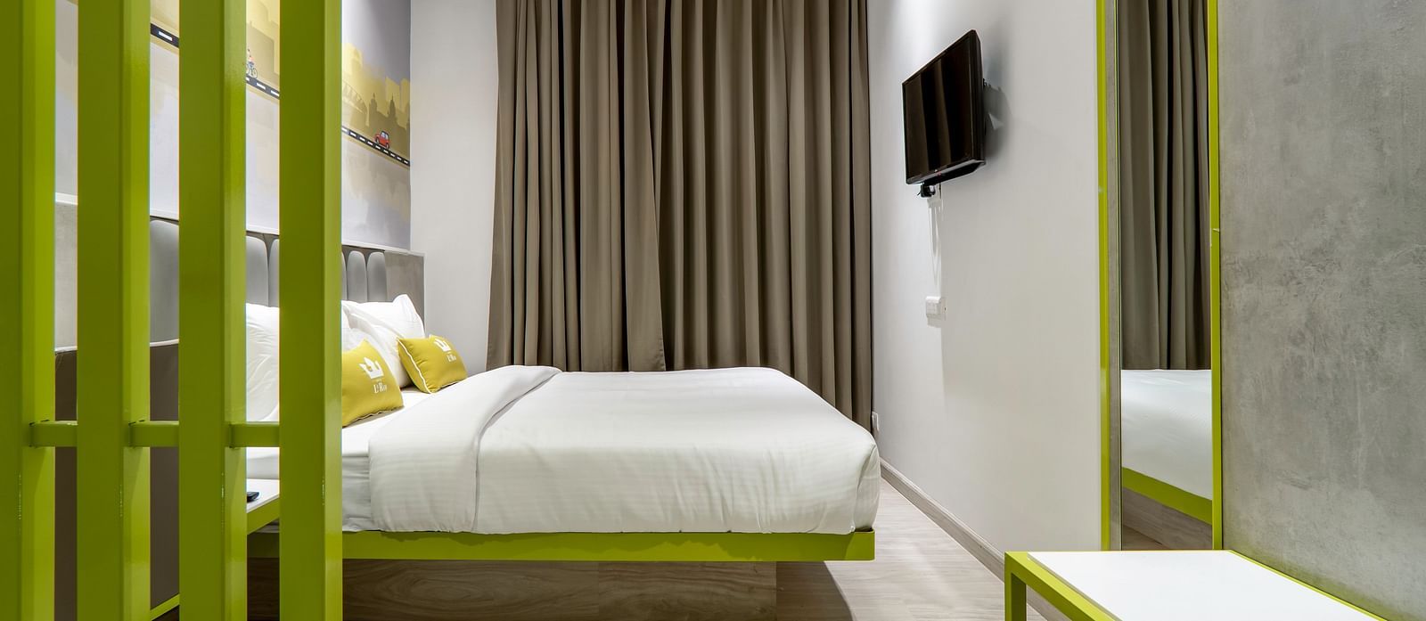 interiors of the bedroom 2 - leroi paharganj