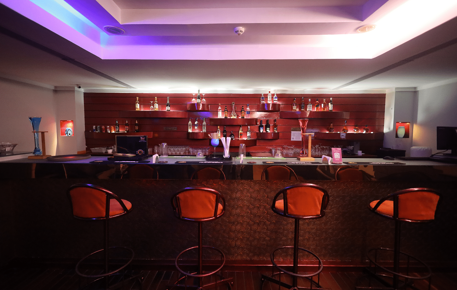 BAR 1