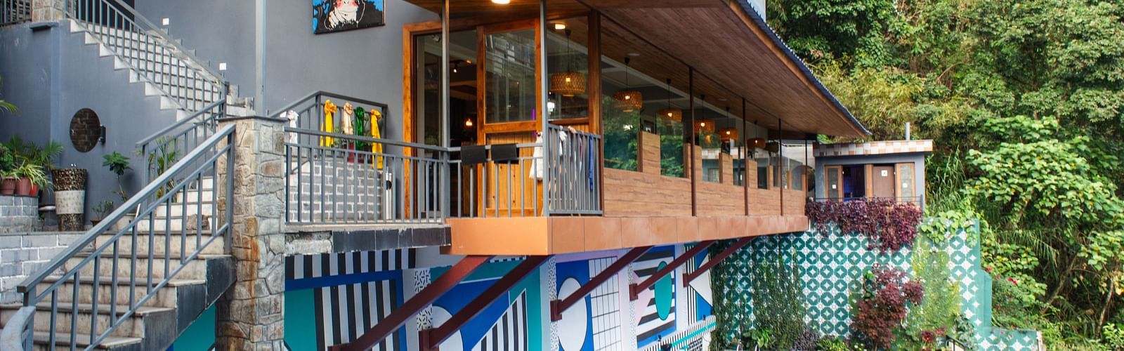 Image of the swimming pool in front of Mad Monkey at Avianna Ganagtok Resort and Spa