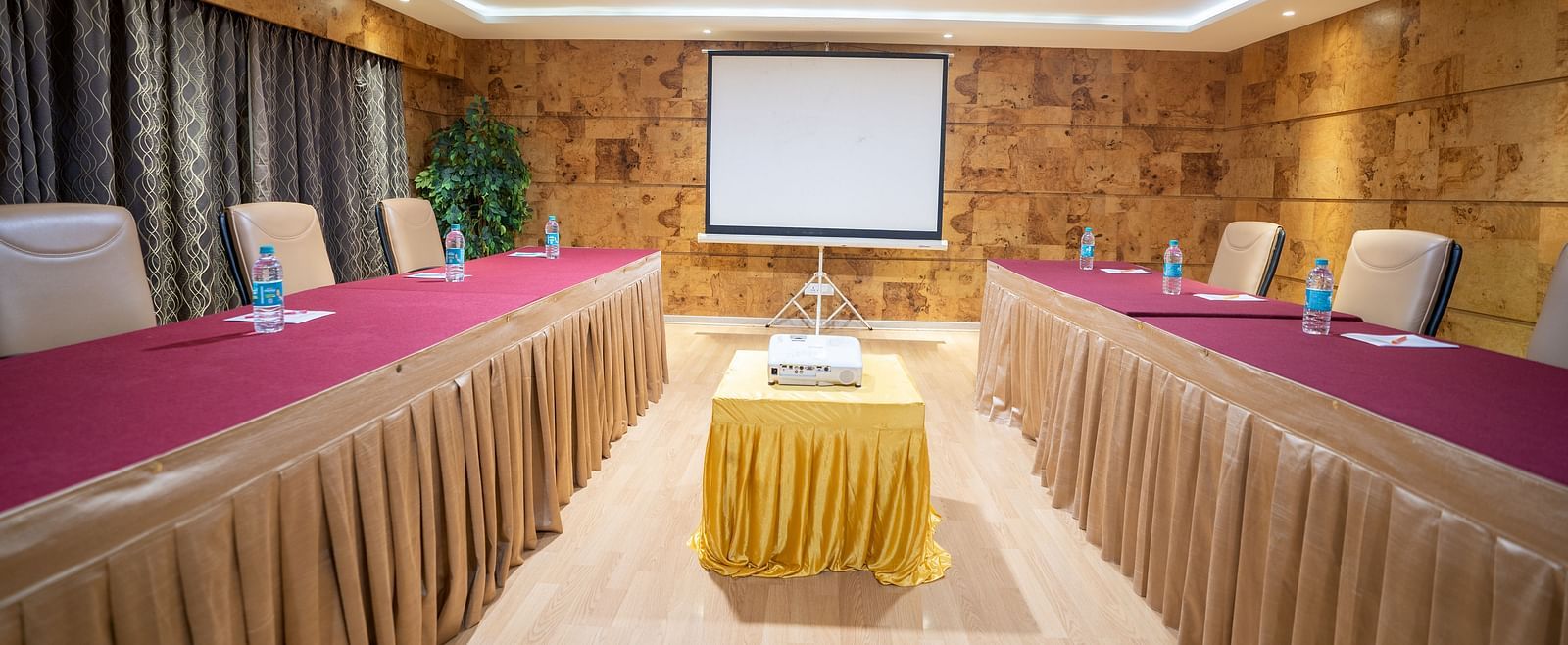 An image of a seating arrangement of Boardroom at The President Hotel, Hubliom The-President-Hotel