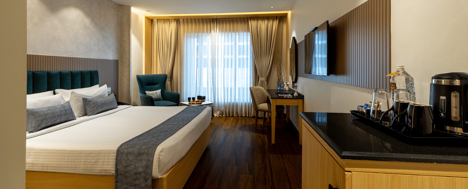 Executive King Room 01 copy