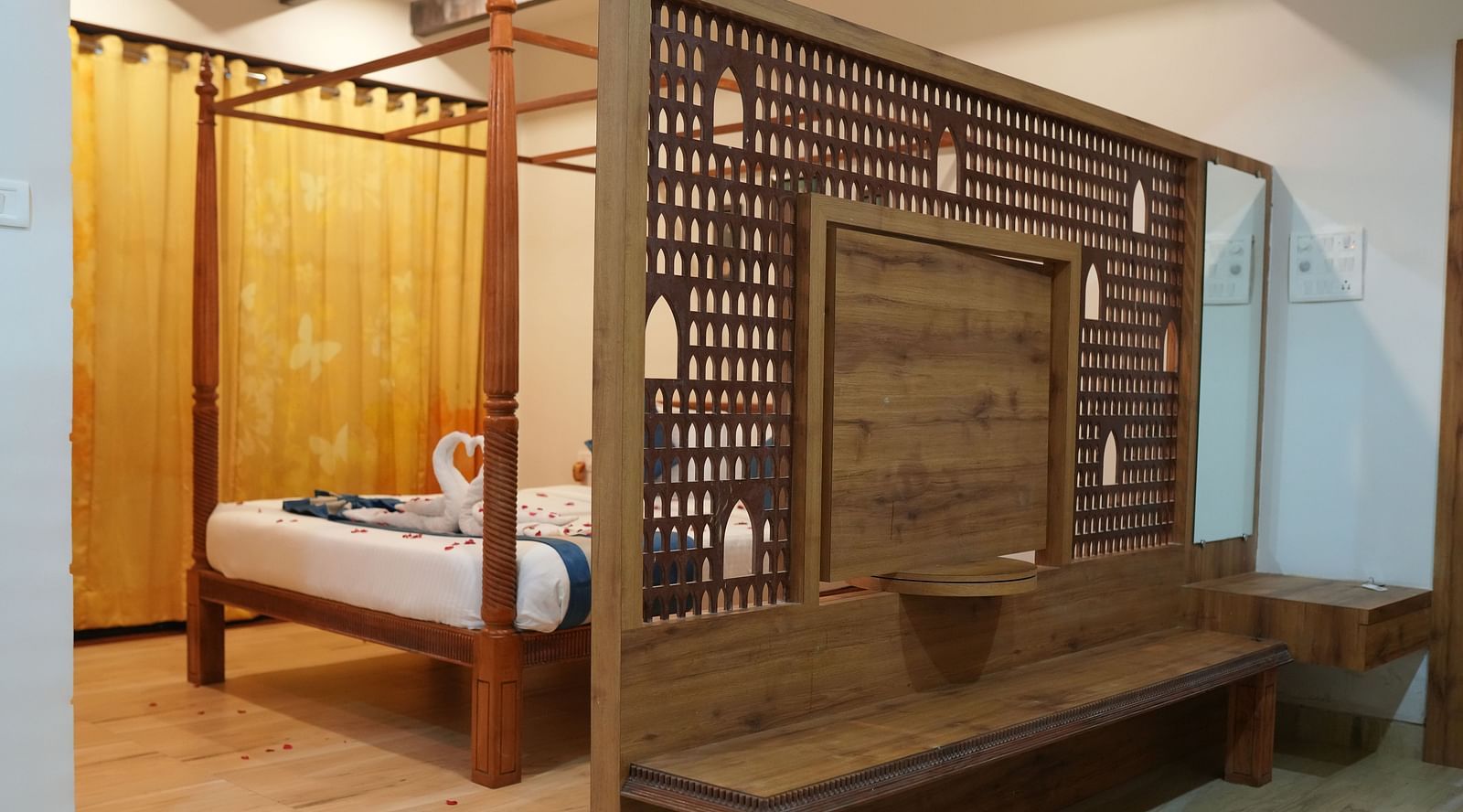 Suit Room (Konkan)