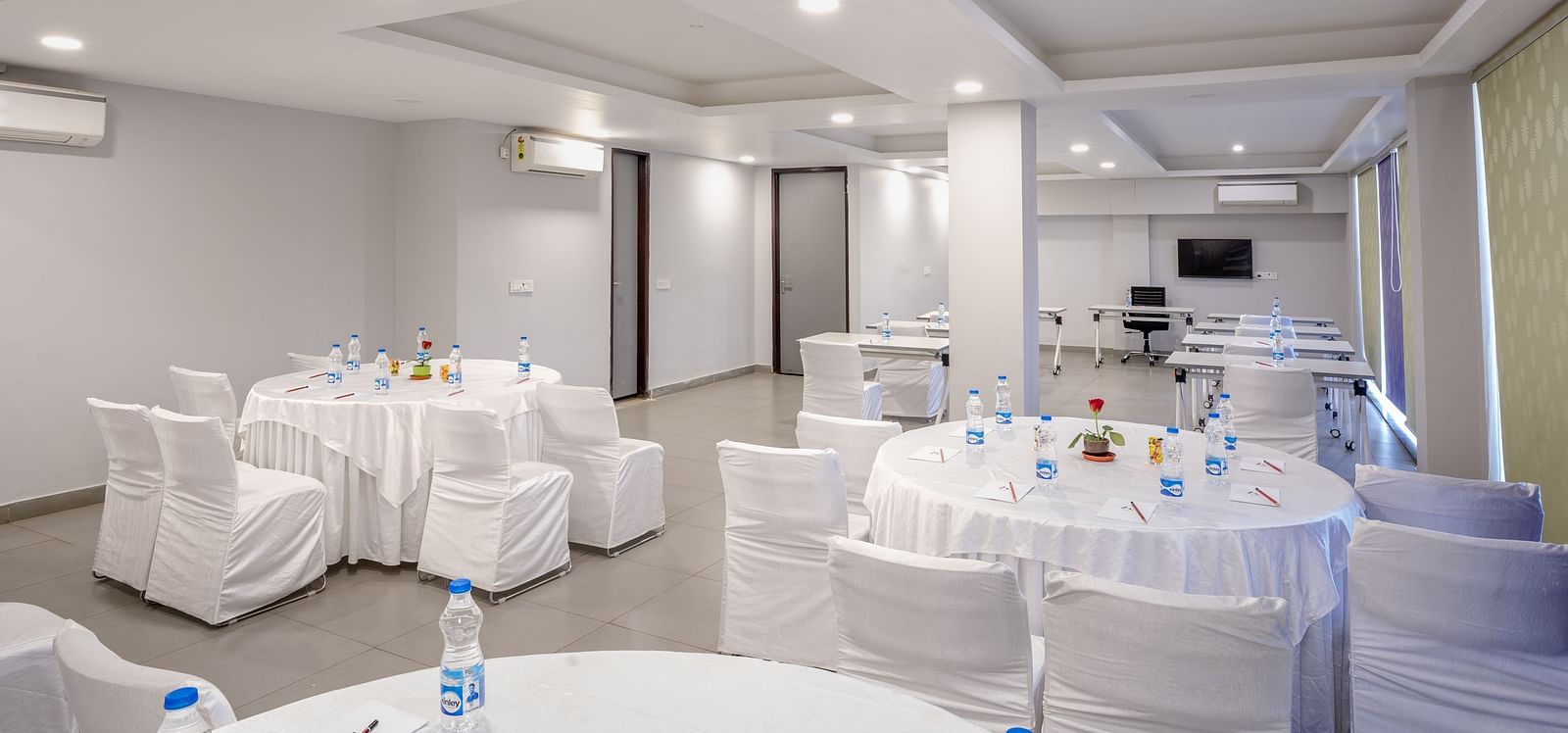 An image of a banquet hall | Inde Hotel Golf Course Extension