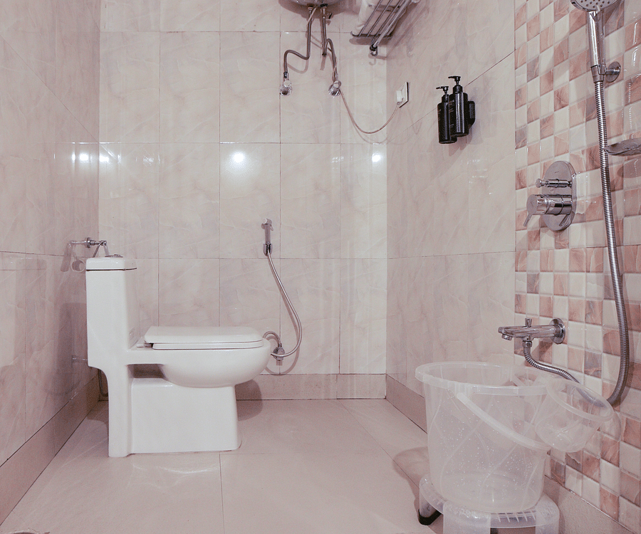 alt-text StandardWashroom