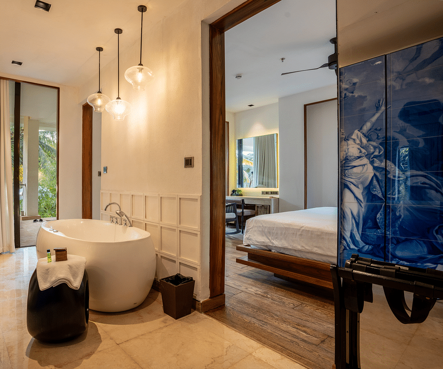 alt-text Azaya Suite Bathtub
