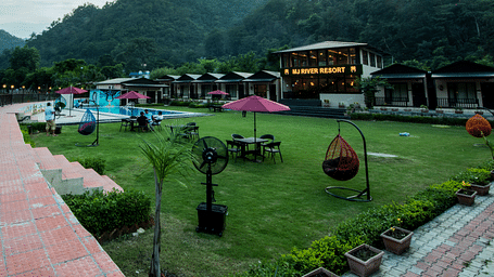 River-side-Garden-MJ-RIVER-RESORT-Rishikesh