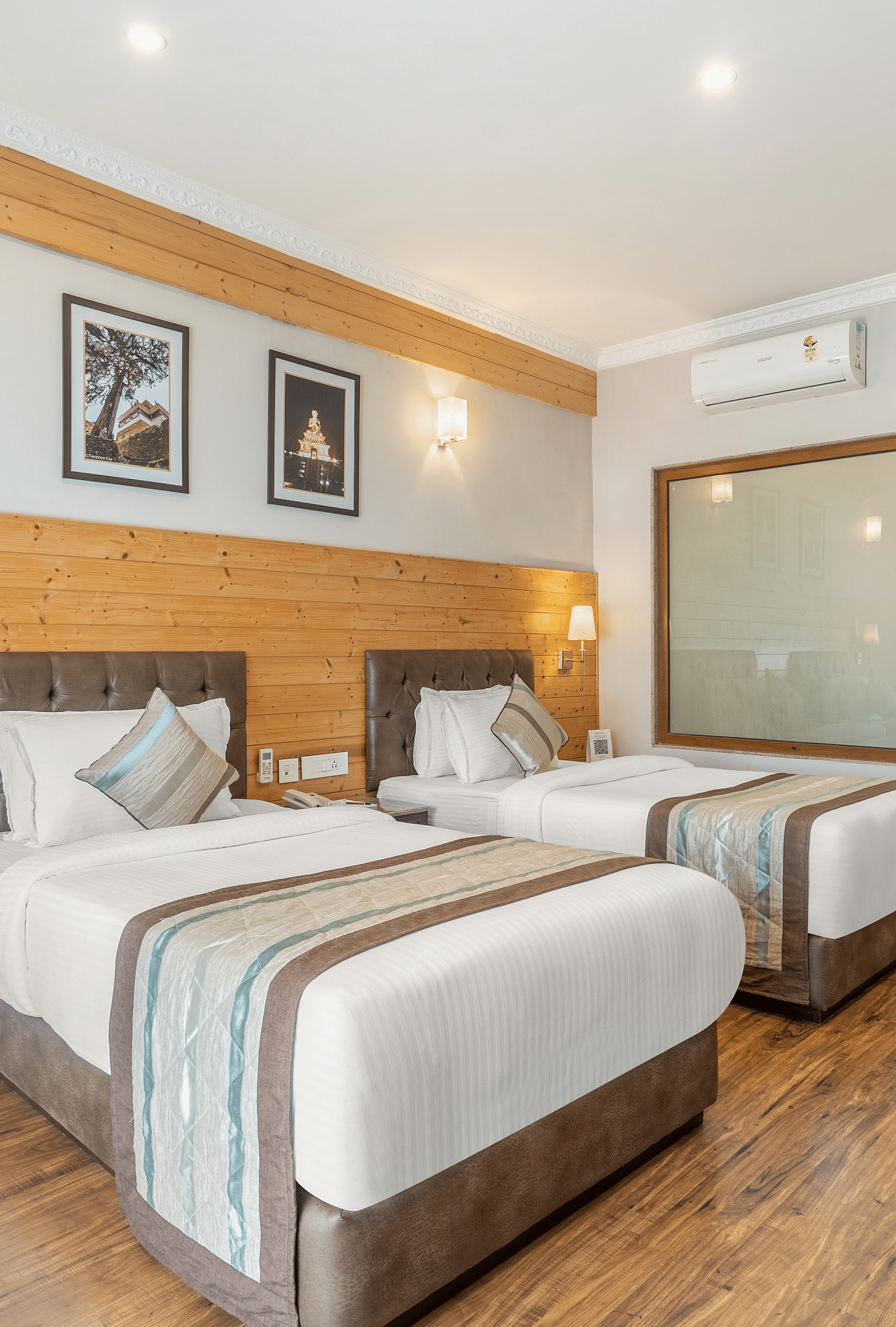 A room at Summit Alpine Abode with twin beds