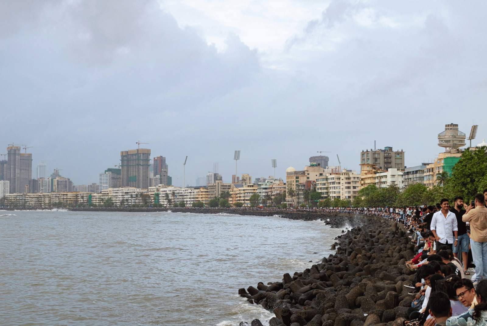 Places to See in Mumbai in 2 Days: Monuments, Food & Water Parks