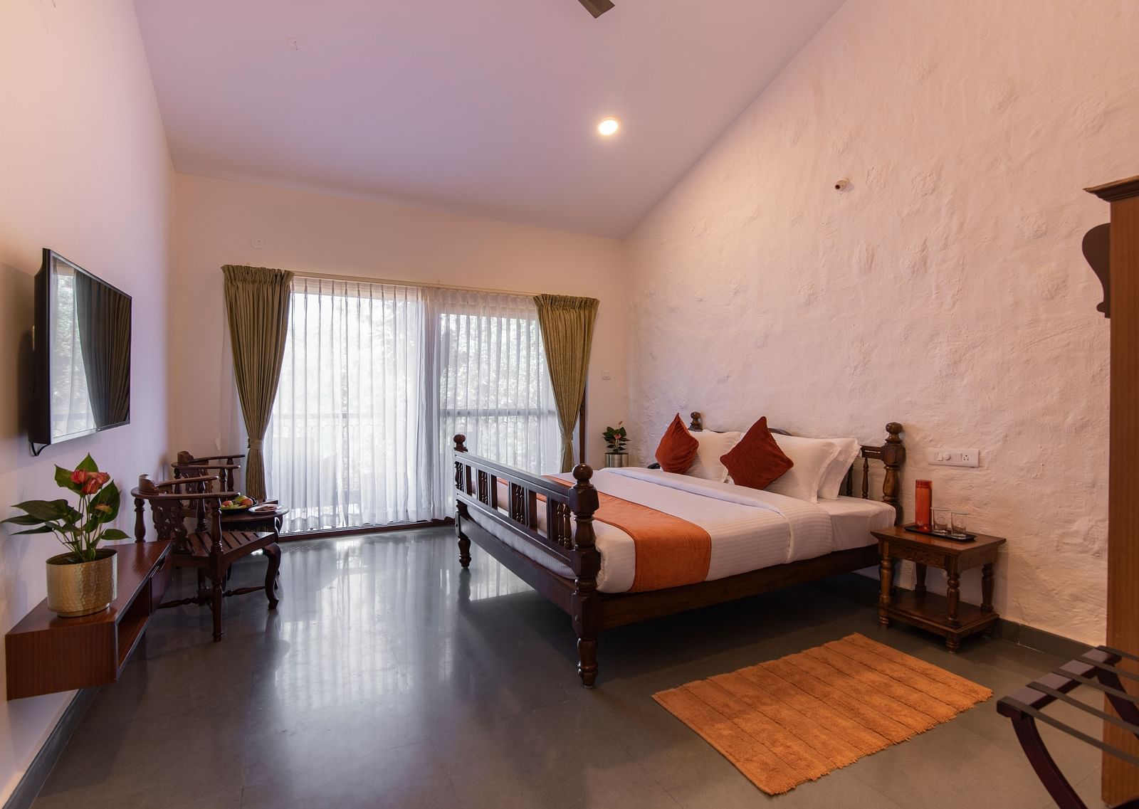 bedroom with large windows - Tapovana, Sakleshpura