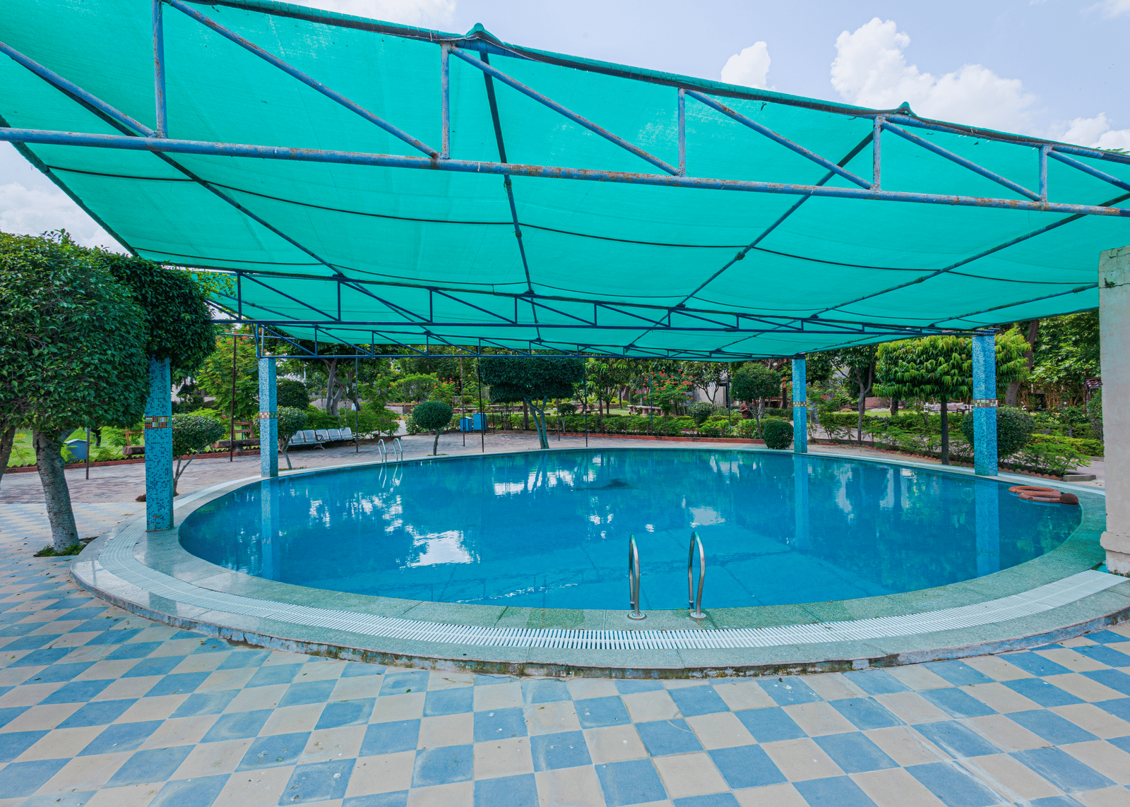 Ananda Swimming Pool3