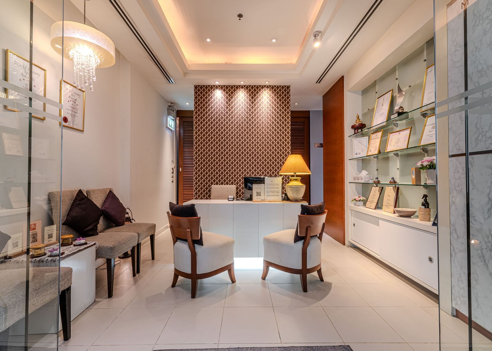 An overview of the reception of Coran Boutique Spa - Hotel in Sukhumvit, Bangkok.