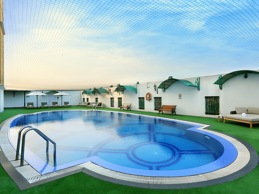 Swimming pool