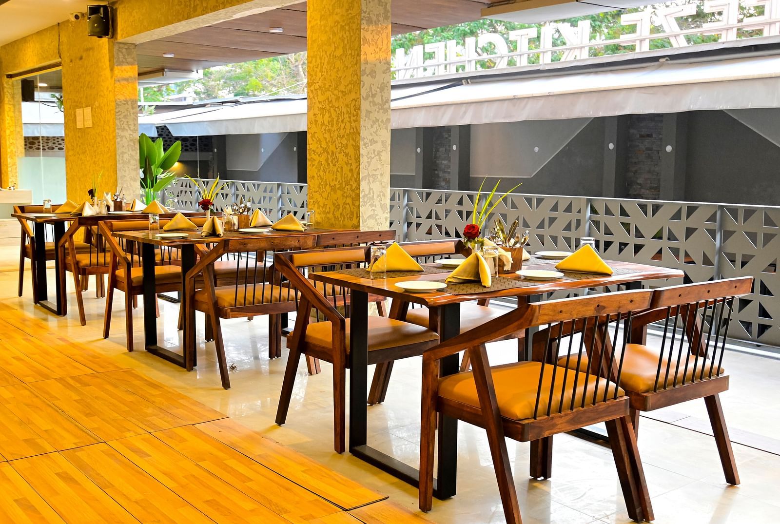 Restaurant (2)